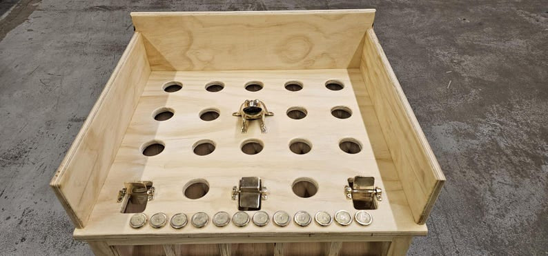 Sapo Game: Peruvian Toad in the Hole, Bronze Frog, Wood Box
